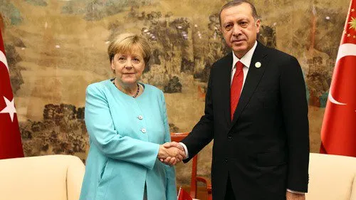 G20: Angela Merkel, faţă în faţă cu Erdogan, pe fondul unor tensiuni între Turcia şi Germania