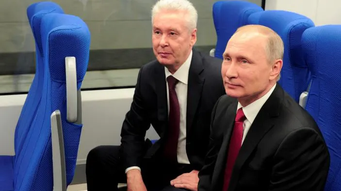 Vladimir Putin a ieșit în public cu o săptămână înainte de alegerile legislative