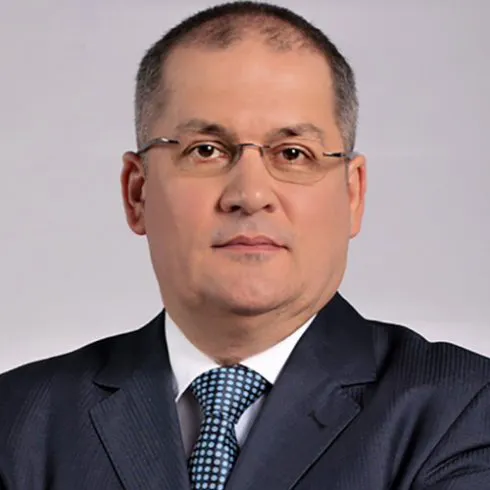 Consilierul USR care a fost prins votând la "două mâini" şi-a dat demisia din CGMB 