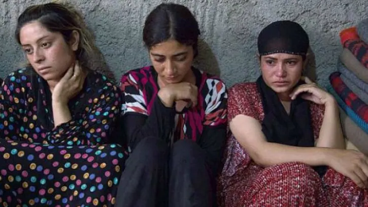 Închisoarea sclavelor ISIS. Femei violate şi îndopate cu stimulente sexuale. DETALII horror