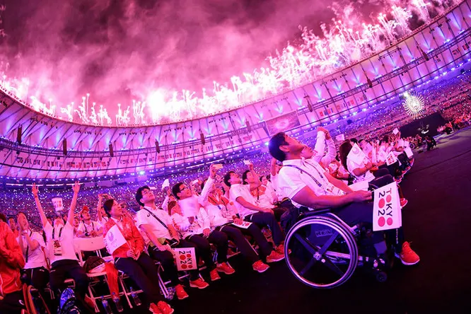  Imagini spectaculoase de la ceremonia de închidere a Jocurile Paralimpice de la RIO