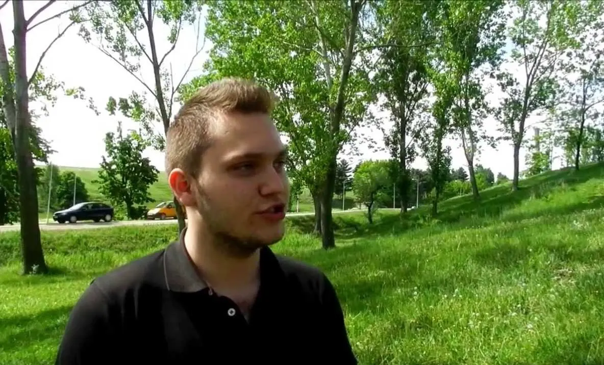 Caz şocant în Botoşani! Fiul primarului a vrut să se arunce de pe un bloc turn. Cine l-a salvat?
