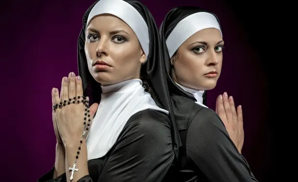Două călugărițe din Italia s-au căsătorit după ce s-au îndrăgostit în misiune
