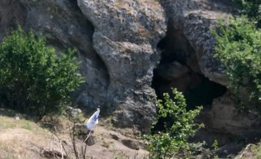 Se întâmplă în România. Peşterile din Apuseni, folosite ca gropi de gunoi