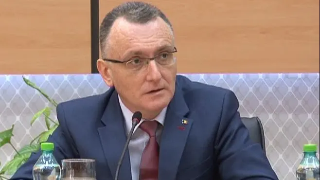 Cîmpeanu: Profesorii, nevoiți să predea diferența dintre ediția veche a manualelor și programa nouă