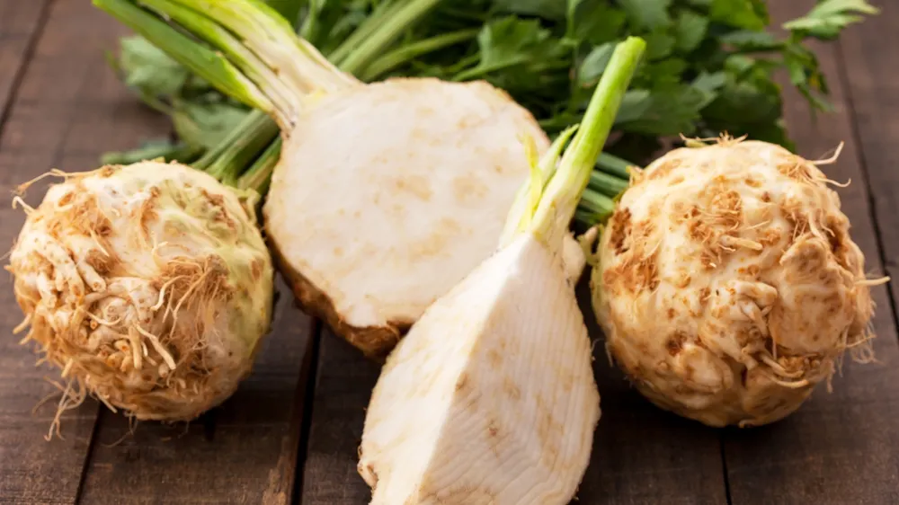 De ce este bine să mănânci ţelină? Efectul este mai puternic decât îţi imaginezi