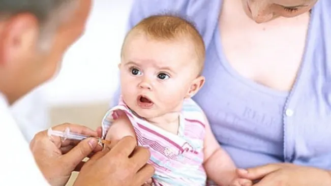 Proiect legea VACCINĂRII - în dezbatere publică. Copiii nevaccinaţi NU sunt primiţi la şcoală
