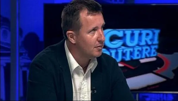Jurnalist de la Clubul de Presă, în a patra zi de greva foamei în fața DNA. „Au luat cu japca suprafețe de plajă și faleză”