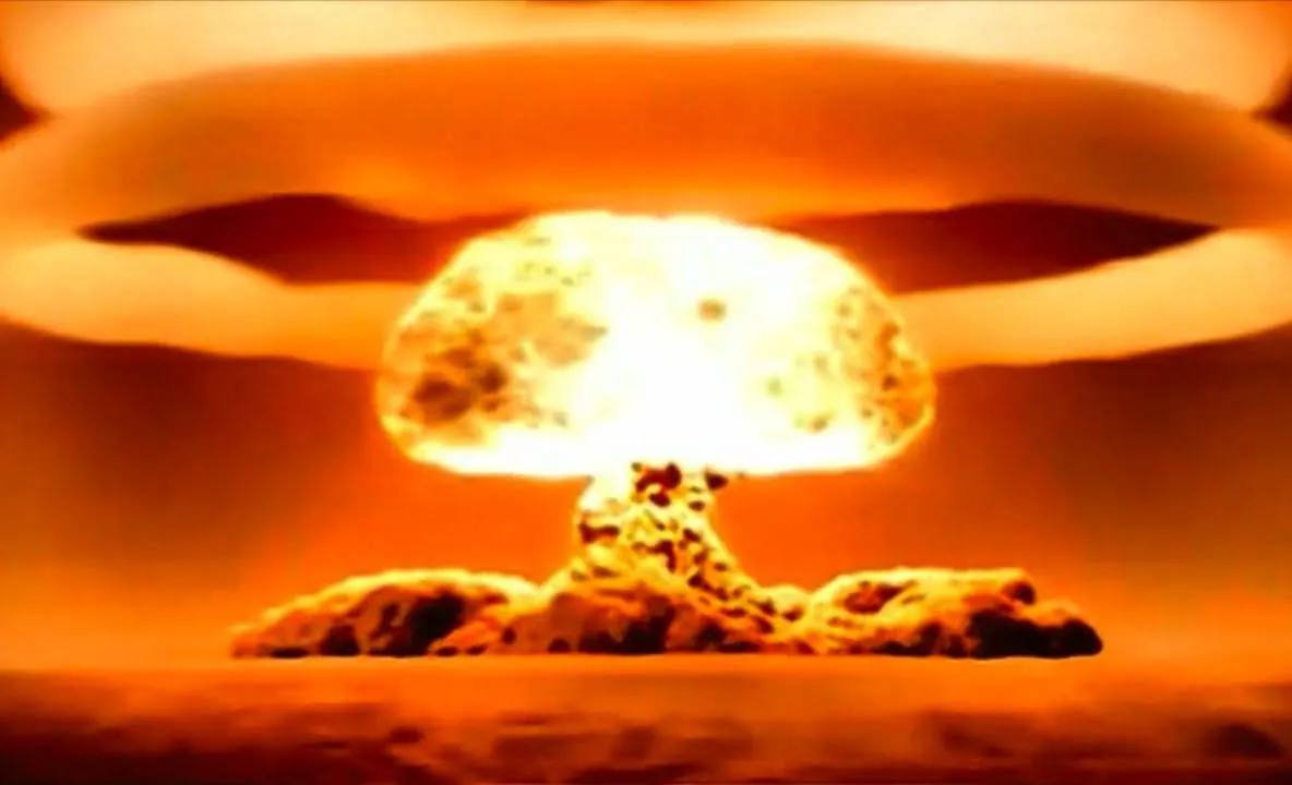 Negocieri și controverse pe plan extern: Peste 100 de țări ceri interzicerea armelor nucleare
