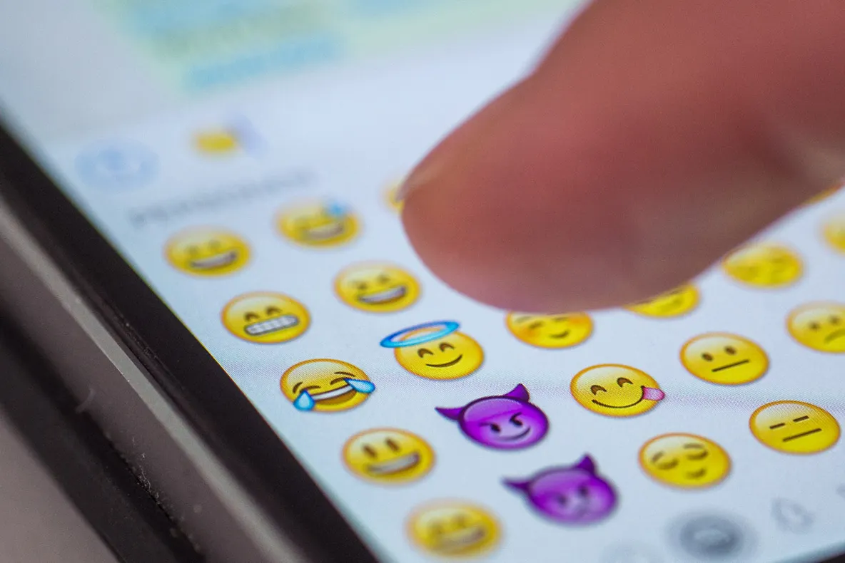 Folosești acest emoticon? Ascunde un secret sinistru