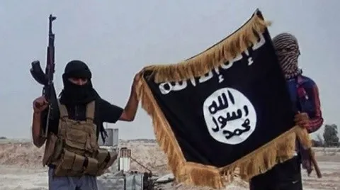 Manevră şocantă făcută de ISIS! 550 de familii vor fi folosite ca scut uman în operaţiunea Mosul 