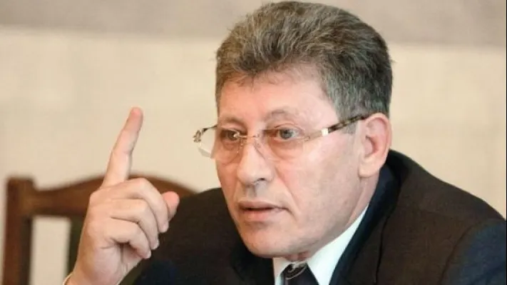 Mihai Ghimpu RĂMÂNE în cursa prezidenţială din Republica Moldova
