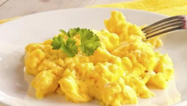 Aşa faci cea mai bună omletă grecească. Ingredientul care-i dă tot gustul! 