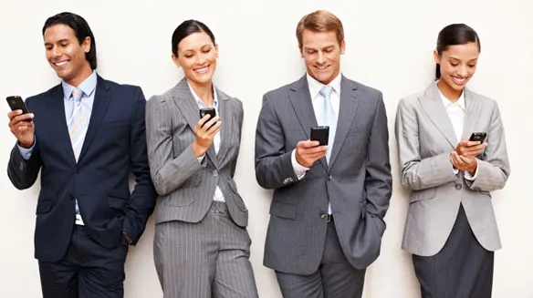 Ce se întâmplă dacă renunţi la smartphone în timp ce eşti la muncă