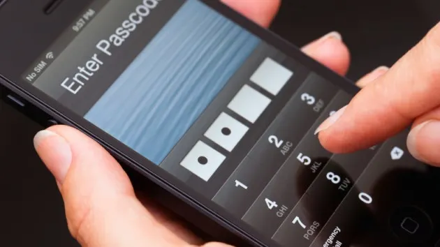 A murit electrocutat, în timp ce asculta muzică la telefonul mobil