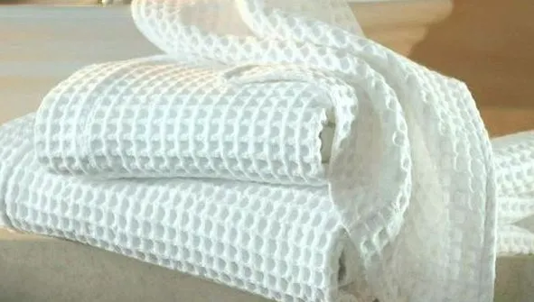 Cum să-ţi albeşti imediat prosoapele de bucătărie! Super truc!