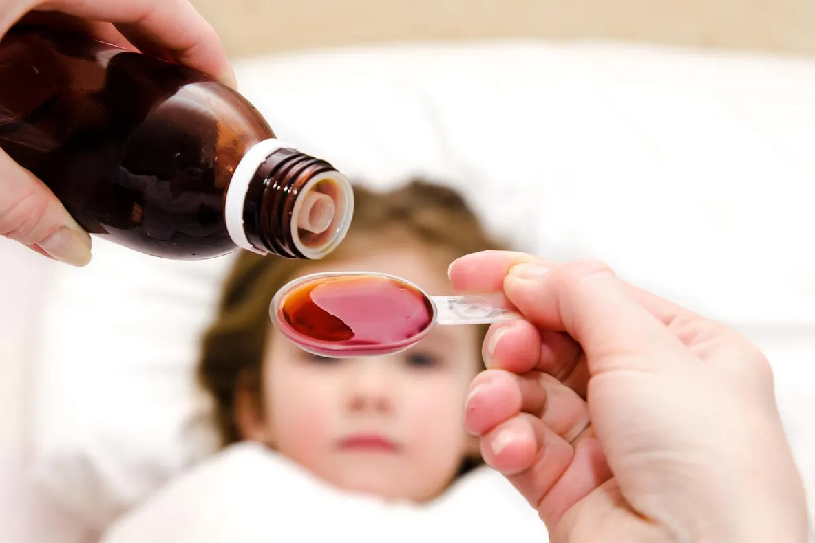 Antibioticele pot îmbolnăvi bebeluşii! Ce afecțiuni grave pot provoca
