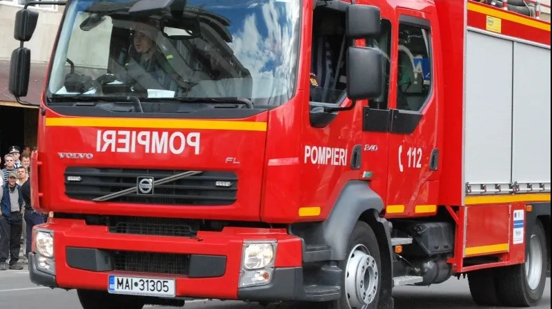 Avarie la o țeavă de gaze din Sectorul 3. Locatarii blocului au fost evacuați - autospeciale de stingere și SMURD-ul sunt la fața locului