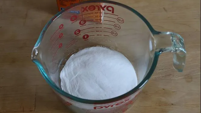 De ce să pui un pahar cu bicarbonat în dulap. În cinci minute, efectul este incredibil