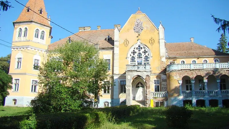 Castelul-Calendar: Are 365 de ferestre, 52 de camere şi 12 holuri. Ştii în ce în judeţ se află?