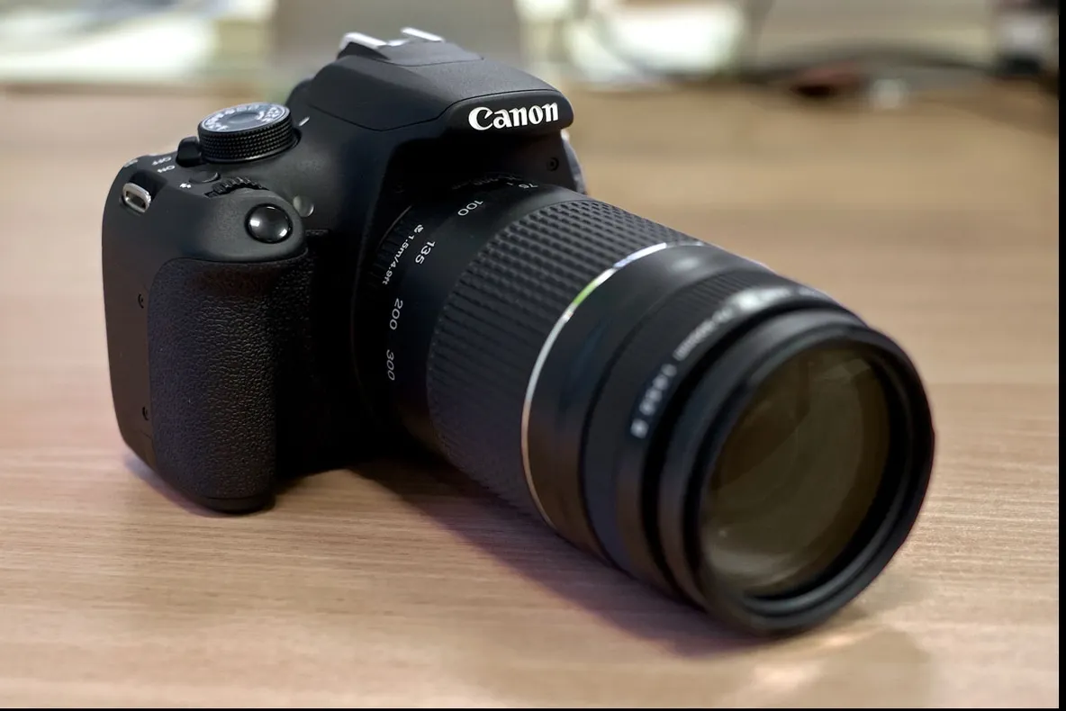 eMAG - TOP 6 cele mai vandute aparate foto DSLR