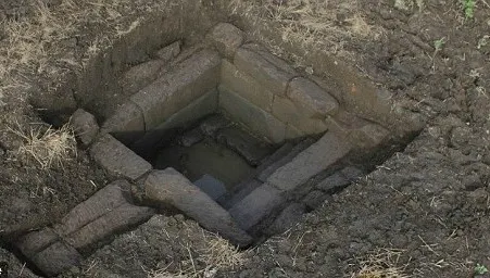 A fost descoperită o fântână miraculoasă. Apa făcea minuni până într-o zi când un blestem...