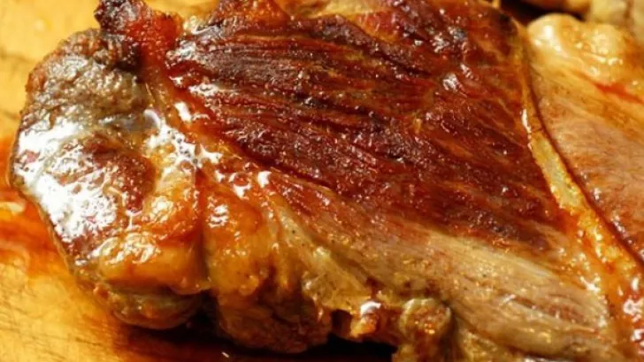Aşa faci cea mai bună friptură de porc! Ingredientul secret care-i dă tot gustul!