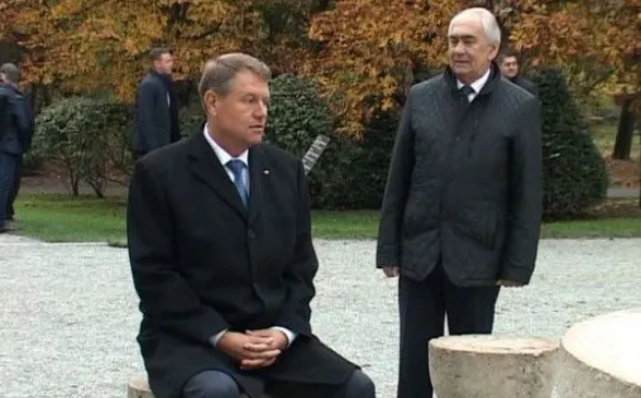 Iohannis:Dacă Brâncuși n-ar fi vrut să se așeze nimeni pe scaune la Masa Tăcerii,nu le punea în parc