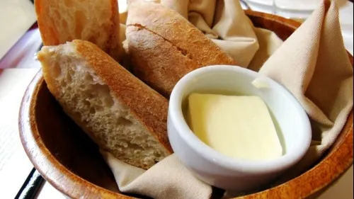 De ce să nu mănânci niciodată pâinea de la restaurant