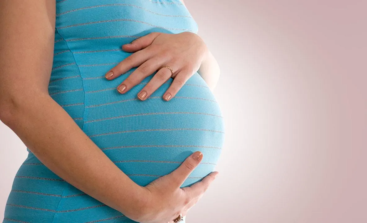 O mare vedetă a anunţat că este însărcinată. A ţinut secretul până a început să i se vadă burtica