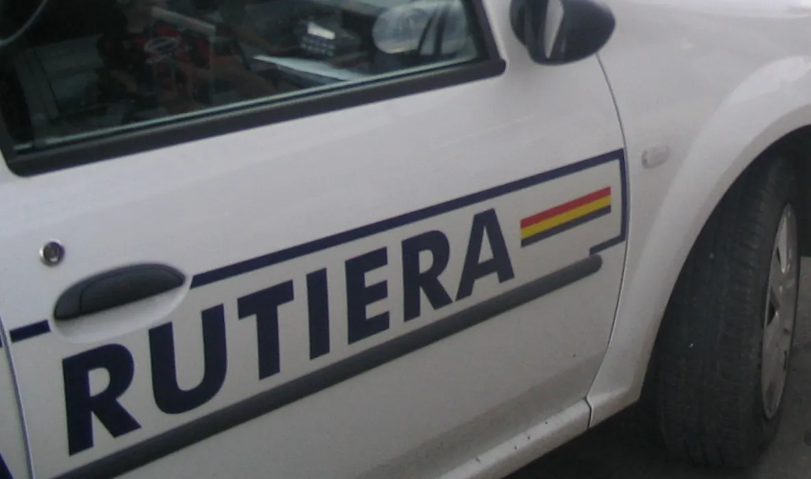 Polițist aflat în misiune, rănit într-un accident rutier produs pe DN1