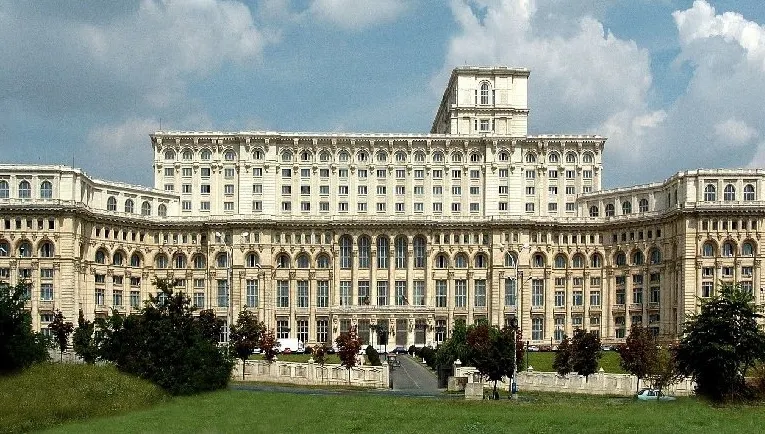 Revizuirea Constituției, pe ordinea de zi la Senat