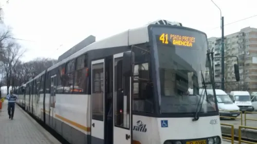 Circulaţie reluată pe linia tramvaiului 41, după un blocaj cauzat de un accident - UPDATE