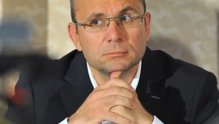 Retrospectivă politică 2016. Cozmin Guşă: "Liviu Dragnea - premiant, Victor Ponta - repetent"