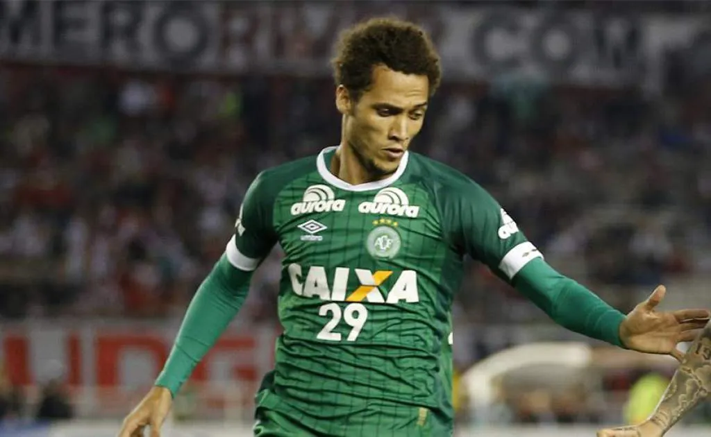 Ce destin! Acest fotbalist și-ar putea continua cariera după tragedia din Columbia