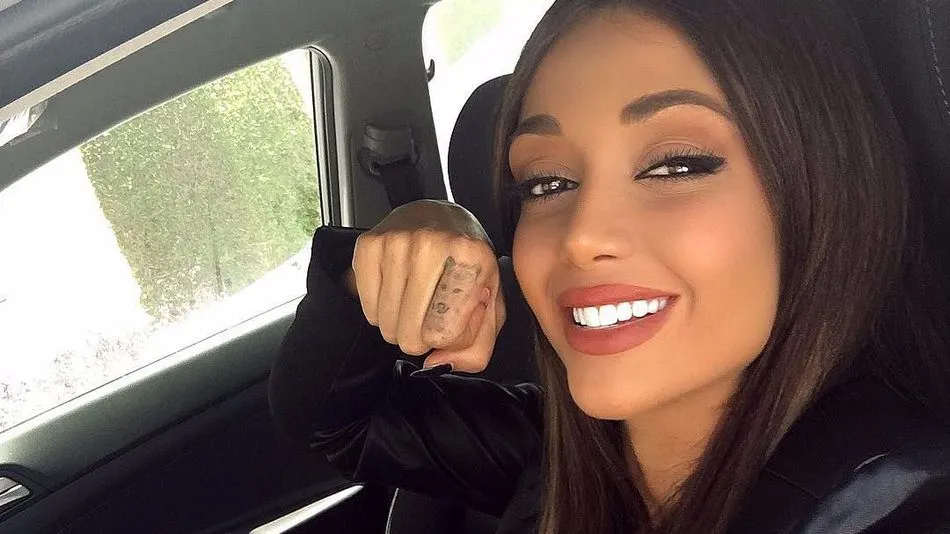 Preţul URIAŞ plătit de tinerele din Iran pentru o fotografie postată pe Instagram