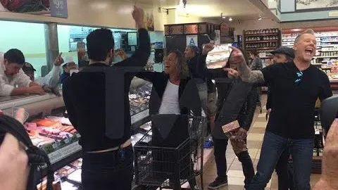 Surpriză - au plecat la cumpărături şi au nimerit la un concert Metallica VIDEO