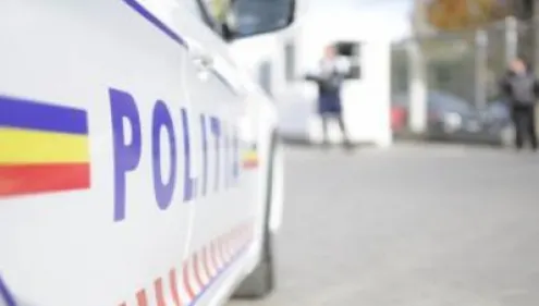 Accident în Prahova, între o dubă care transporta 19 deţinuţi şi un taxi