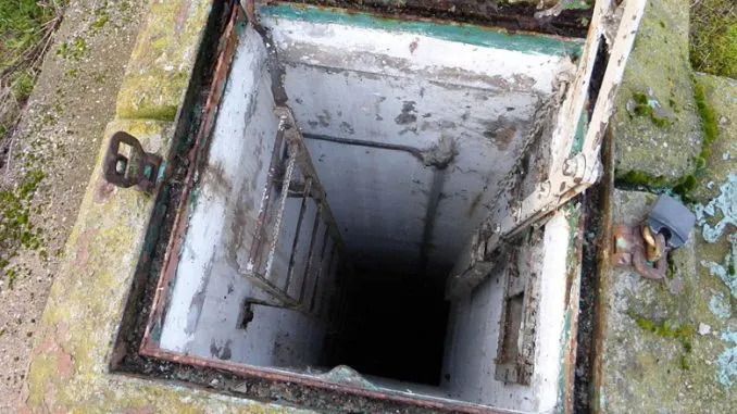 Au cumpărat o casă nouă și au găsit în grădină un bunker. Au coborât 5 m sub pământ și au înlemnit