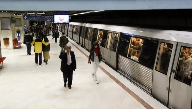 Tragedie la metrou! Un pasager a murit în vagonul unui tren în staţia Mihai Bravu