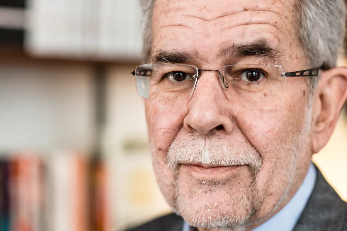 Alexander Van der Bellen a fost învestit în funcția de președinte al Austriei 