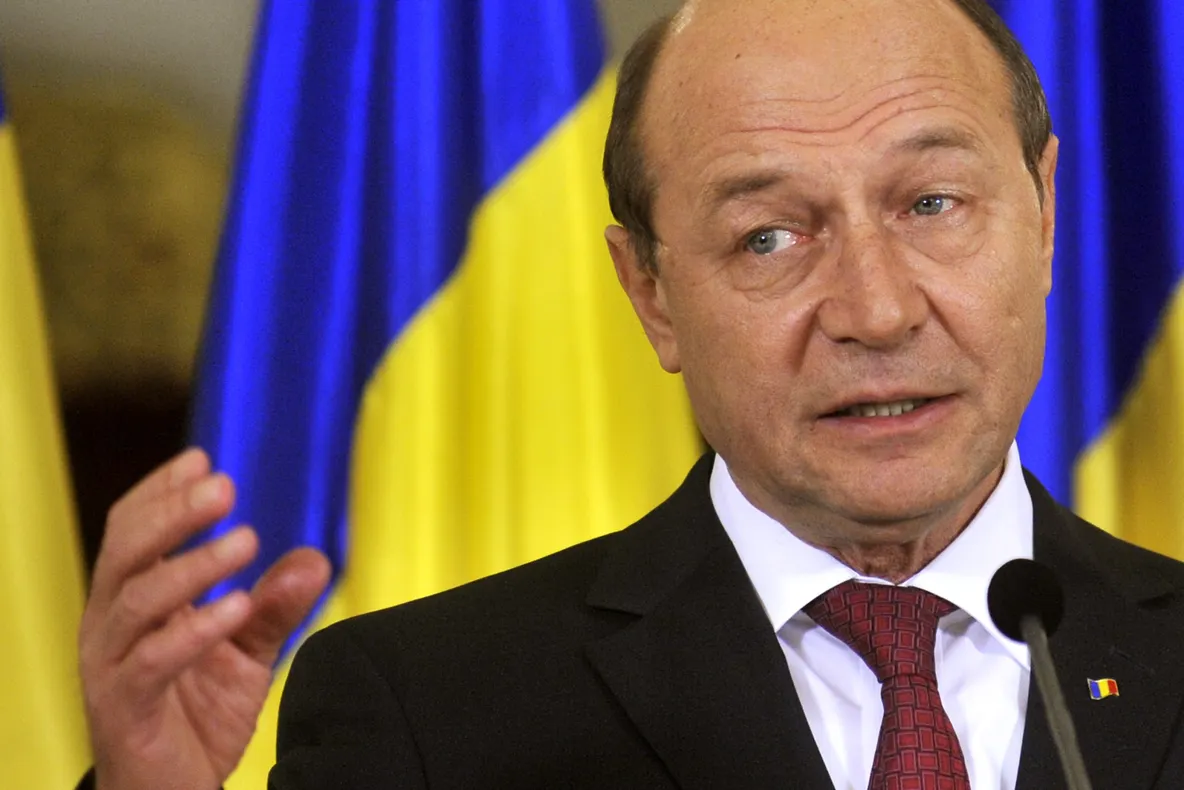 Băsescu, despre referendum: CCR să spună dacă grațierea e o problemă de interes național