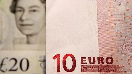 Undă de șoc pe piața valutară după decizia-surpriză privind Brexitul
