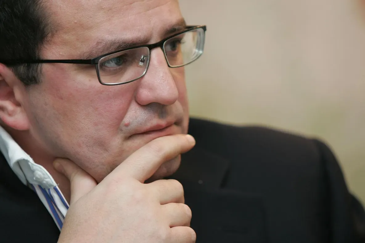 Audiere EXPLOZIVĂ! Maior, acuzat de sfidare în Comisia care anchetează alegerile din 2009