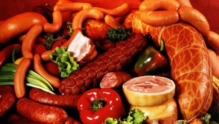 Ce se întâmplă când consumi zilnic mezeluri. Avertismentul nutriţioniştilor