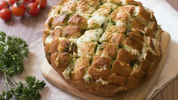Reţetă super simplă şi delicioasă! Pâine umplută cu cremă de unt