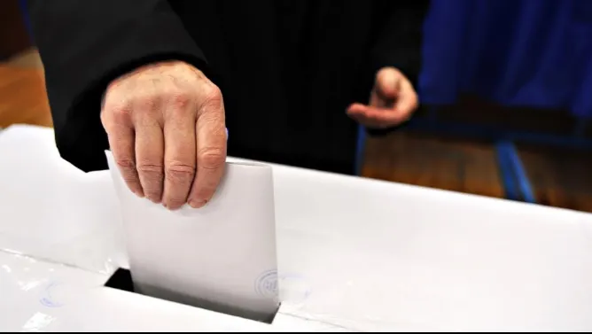 Iohannis pregăteşte al şaselea referendum de după '89 şi al treilea privind legislaţia