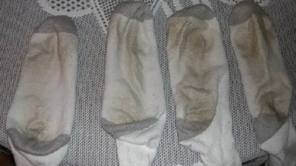 Cum albești șosetele albe fără niciun pic de înălbitor. Metoda nu dă greș