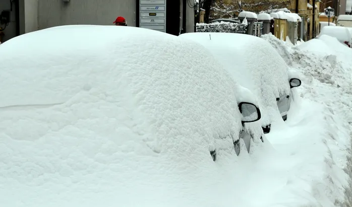 Amenzi după prima ninsoare din București în 2018