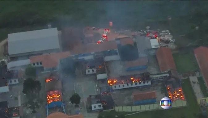 Cel puțin 30 de morți în revolta de la o închisoare din Brazilia